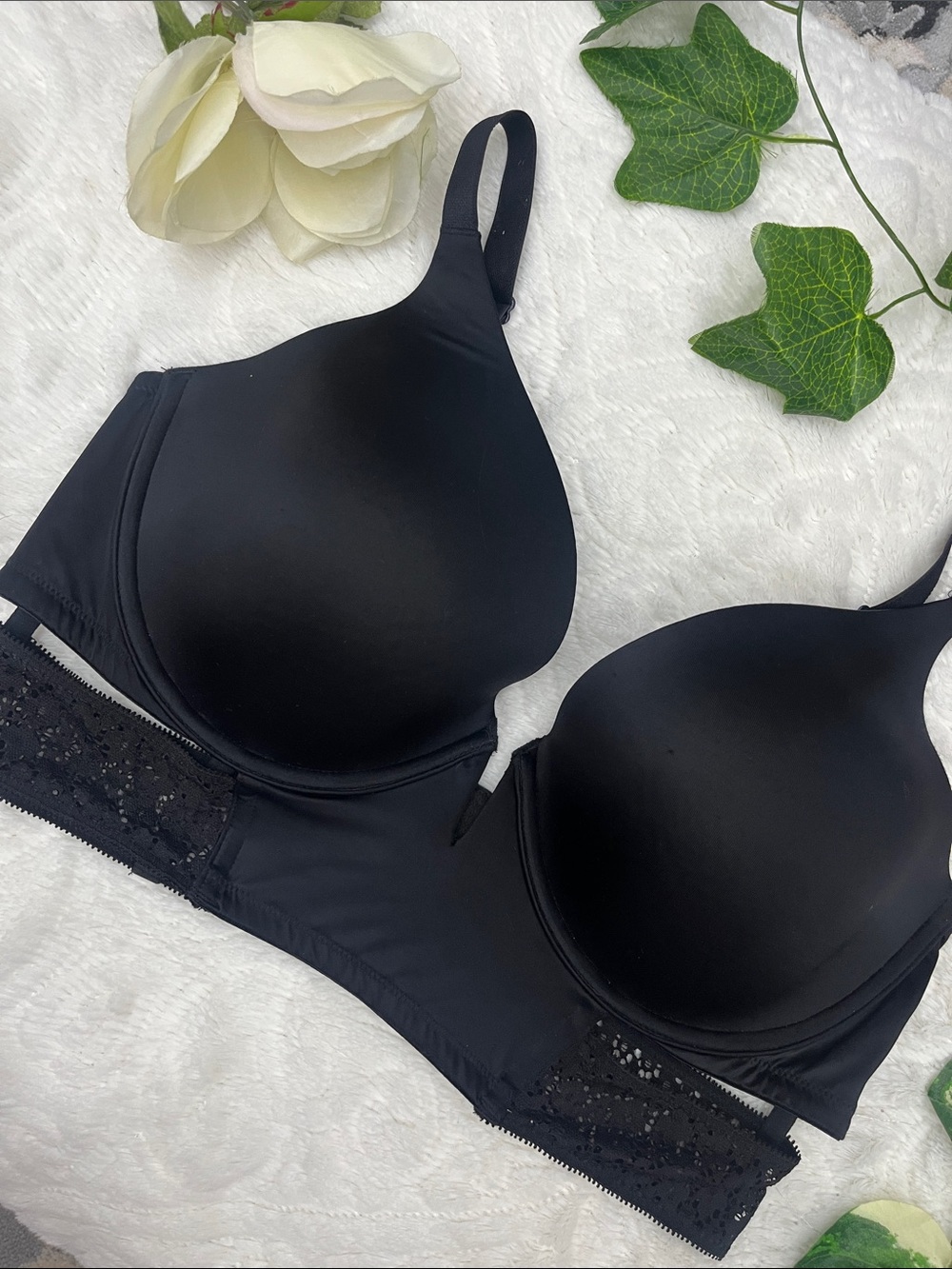 Victorias Secret Very Sexy Plunge Bra size 36DD